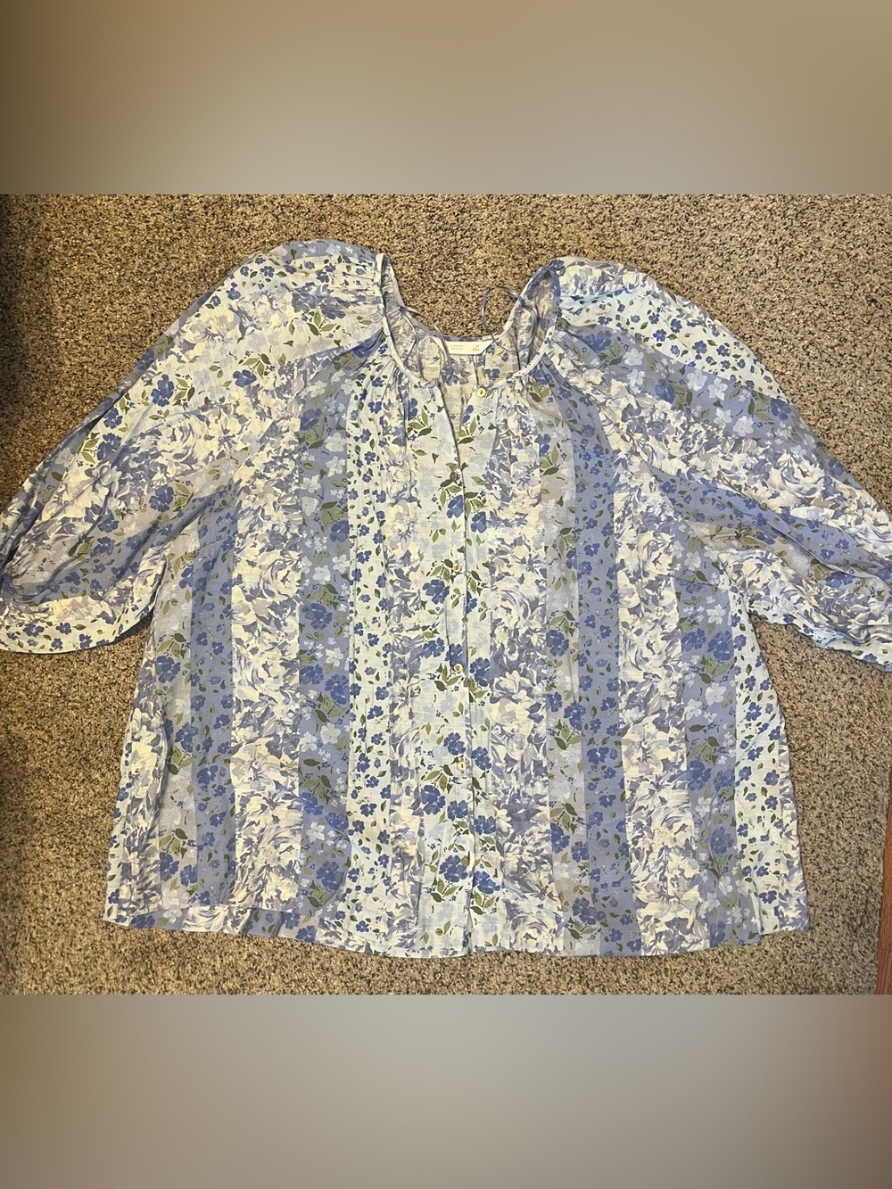 LC Lauren Conrad Blue and White Floral Button-Down Shirt